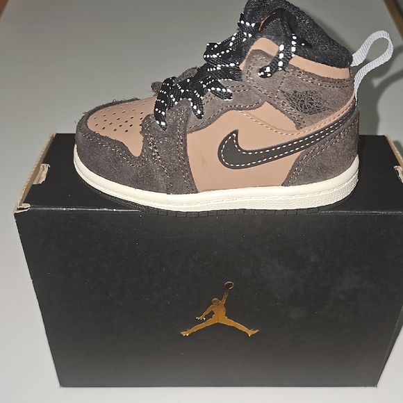 Kids Brown and Black Sneakers - Picture 1 of 6